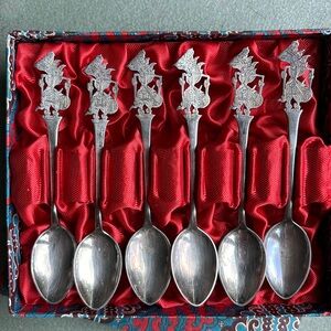 6 Vintage Indonesian
Silver Demi Tasse/moch spoons